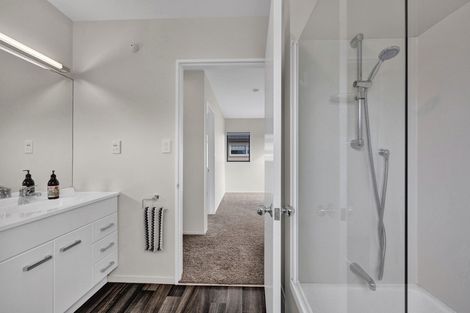 Photo of property in 2 Kawaroa Close, New Plymouth, 4310