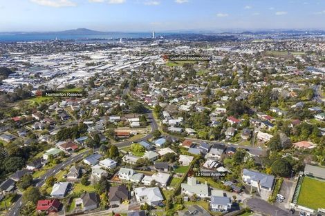 Photo of property in 12 Ross Avenue, Glenfield, Auckland, 0629