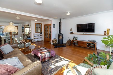 Photo of property in 5 Golf Road, Paraparaumu Beach, Paraparaumu, 5032
