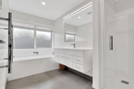 Photo of property in 21 Catchpole Place, Woodend, 7610