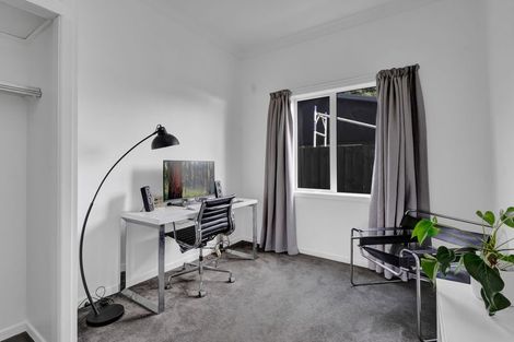 Photo of property in 15e Rospeath Crescent, Spotswood, New Plymouth, 4310