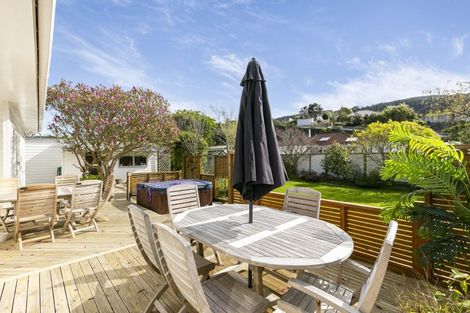 Photo of property in 73 Oxford Street, Tawa, Wellington, 5028