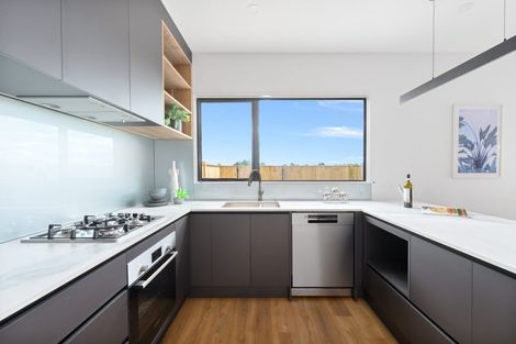 Photo of property in 6 Kaititiko Road, Rosehill, 2113