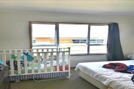 Photo of property in 16 Roberts Road, Te Atatu South, Auckland, 0610