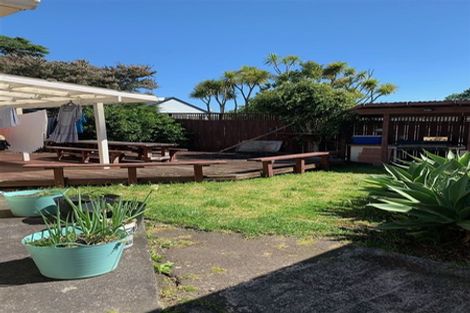 Photo of property in 240e Great North Road, Henderson, Auckland, 0612