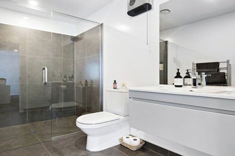 Photo of property in 15 Leicester Street, Jacks Point, 9371