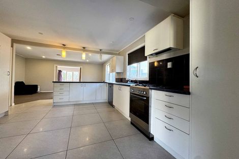 Photo of property in 64 Patons Road, Howick, Auckland, 2014