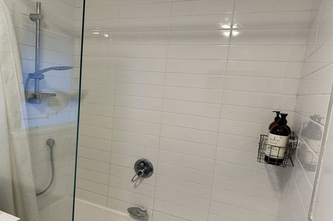 Photo of property in 42 Hilling Street, Titirangi, Auckland, 0604