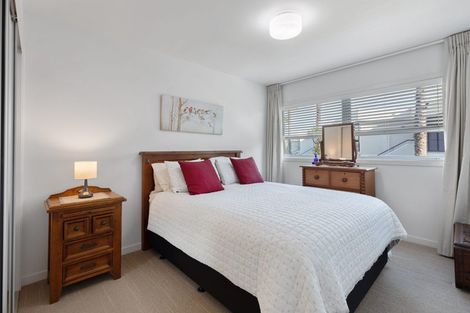 Photo of property in 154 Marine Parade, Mount Maunganui, 3116