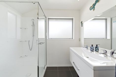 Photo of property in 15 Cridland Place, Halswell, Christchurch, 8025