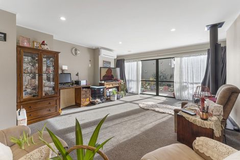 Photo of property in 8f Mckellar Court, Cromwell, 9310