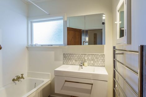 Photo of property in 11 Verran Place, Fendalton, Christchurch, 8052