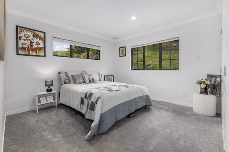 Photo of property in 25 Kilkelly Close, Tawa, Wellington, 5028