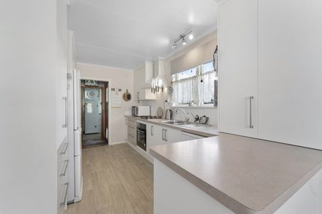 Photo of property in 19 Charwell Place, Highbury, Palmerston North, 4412