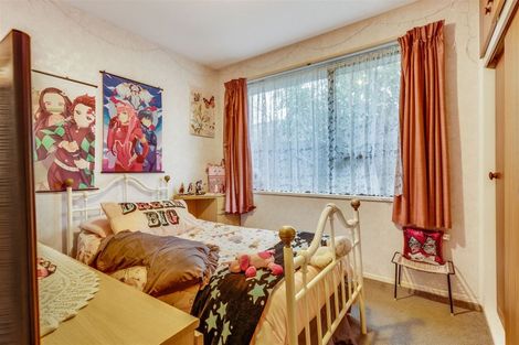 Photo of property in 70 Sarabande Avenue, Redwood, Christchurch, 8051