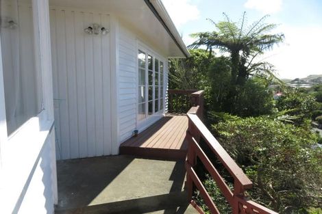 Photo of property in 10 Stella Grove, Newlands, Wellington, 6037