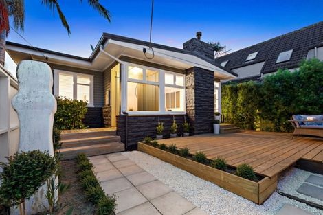 Photo of property in 1/15 Stratford Avenue, Milford, Auckland, 0620