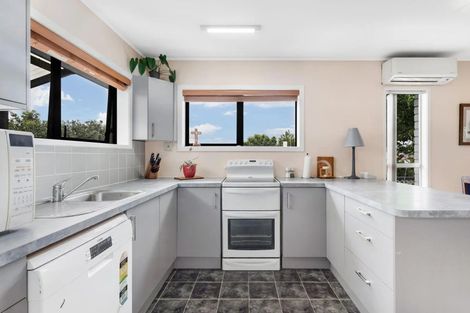 Photo of property in 58b Mirrabooka Avenue, Botany Downs, Auckland, 2010