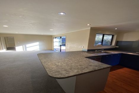 Photo of property in 6 Marbella Crescent, Oteha, Auckland, 0632