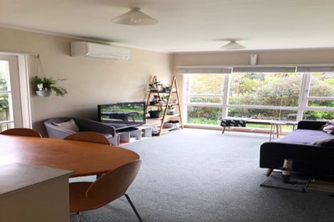 Photo of property in 2/17 Huntingdon Street, Northland, Wellington, 6012