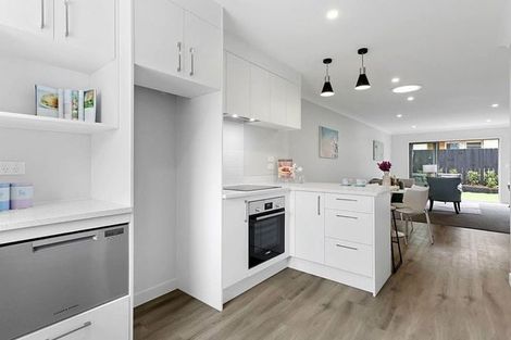 Photo of property in 56 Paretaiuru Crescent, Papakura, 2110