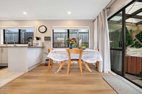 Photo of property in 42 Bodi Place, Te Atatu South, Auckland, 0610