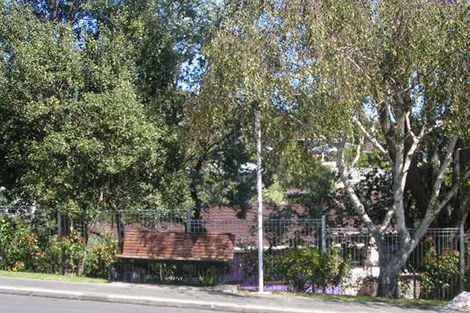 Photo of property in 16 Lake Road, Northcote, Auckland, 0627