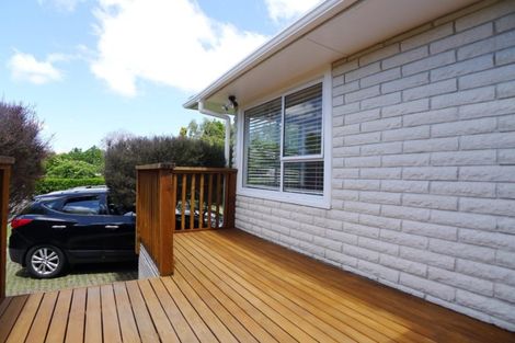 Photo of property in 42 Kervil Avenue, Te Atatu Peninsula, Auckland, 0610