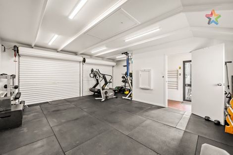 Photo of property in 21 Jasmine Grove, Maungaraki, Lower Hutt, 5010