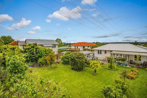Photo of property in 50 Roberts Road, Te Atatu South, Auckland, 0610