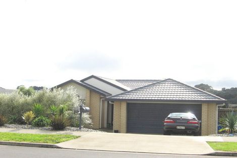 Photo of property in 50 Mt Lebanon Crescent, The Gardens, Auckland, 2105