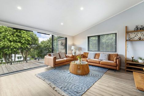Photo of property in 30 Bay Vista Drive, Red Beach, 0932