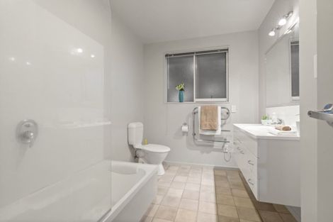 Photo of property in 2/10 Foley Place, Torbay, Auckland, 0632