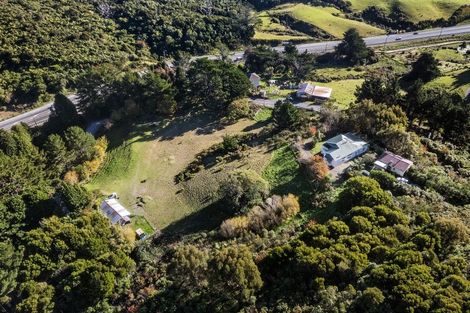 Photo of property in 8 Mount Cecil Road, Moonshine Valley, Porirua, 5381