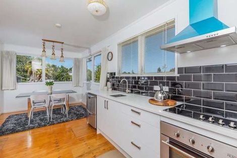 Photo of property in 6 Arosa Place, Forrest Hill, Auckland, 0620