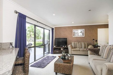 Photo of property in 5 Jadewynn Drive, Massey, Auckland, 0614