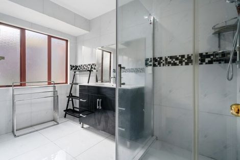 Photo of property in 73 Rathmar Drive, Manurewa, Auckland, 2105