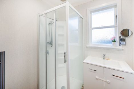 Photo of property in 2 Oban Place, Awapuni, Palmerston North, 4412