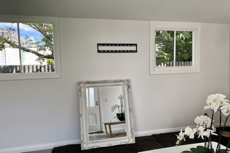 Photo of property in 2 Brassey Street, Waverley, 4510