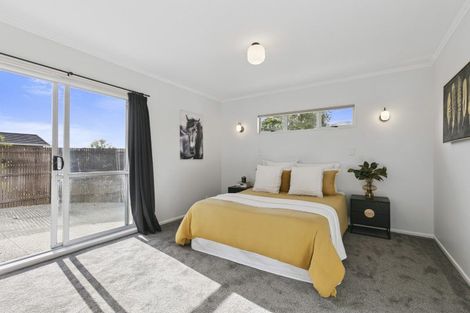 Photo of property in 37 Woodman Drive, Tawa, Wellington, 5028