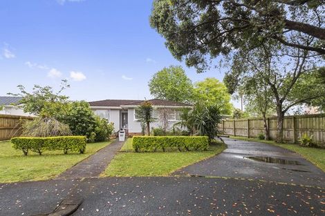Photo of property in 10 Kaumatua Place, Te Atatu Peninsula, Auckland, 0610