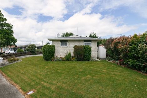 Photo of property in 57 Abraham Crescent, Milson, Palmerston North, 4414