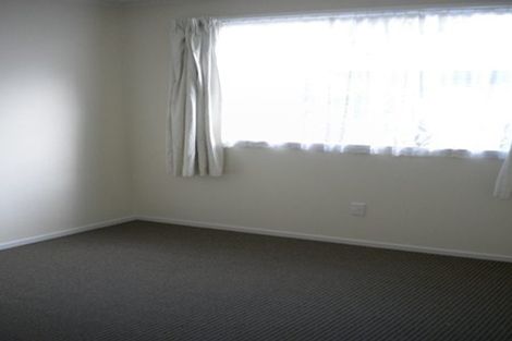 Photo of property in 100 Kemp Road, Massey, Auckland, 0614