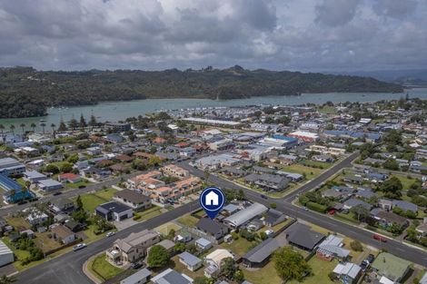 Photo of property in 4 Eyre Street, Henderson, Auckland, 0612