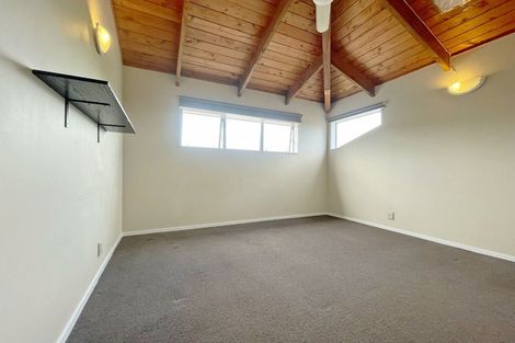 Photo of property in 25 Calman Place, Chatswood, Auckland, 0626