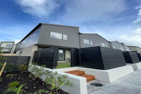Photo of property in 27/28 Westgate Drive, Westgate, Auckland, 0614