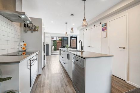 Photo of property in 4 Orca Drive, Stanmore Bay, Whangaparaoa, 0932