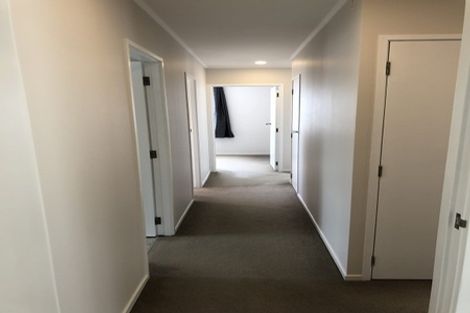 Photo of property in 2 Glucina Place, Glen Eden, Auckland, 0602