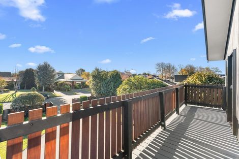 Photo of property in 4 Kingham Place, Avonhead, Christchurch, 8042