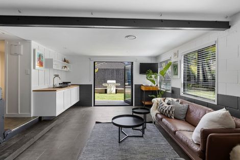 Photo of property in 121 Taikata Road, Te Atatu Peninsula, Auckland, 0610